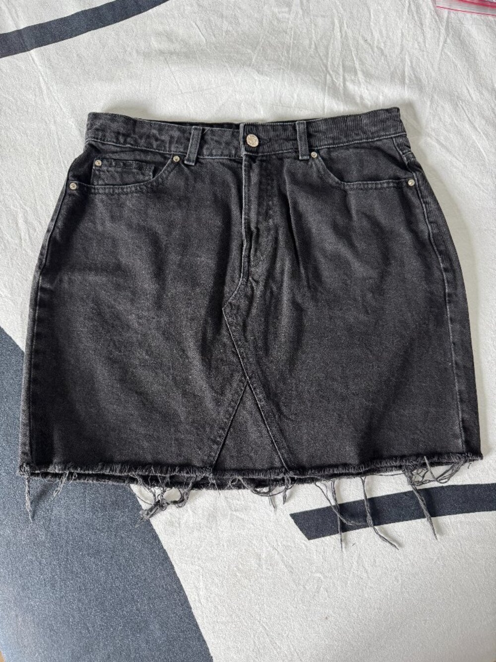 Like New Denim Co. Black Distressed Denim Mini Skirt Frayed Hem Y2K Sz 10